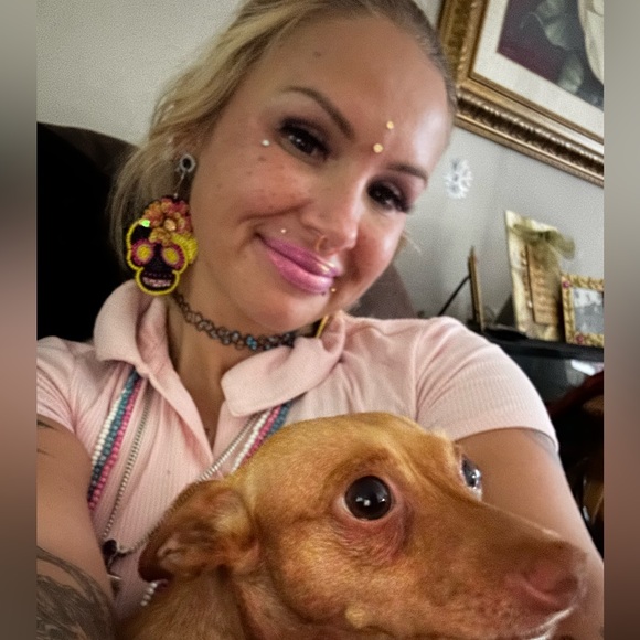 Meet your Posher, Terrie - Picture 2 of 2